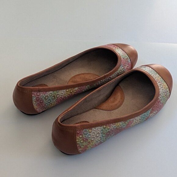 SoftWalk Napa Ballerina Shoe, Size 10W, floral print/brown leather details - Picture 5 of 7